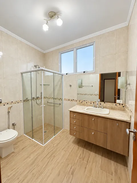 Banheiro da suíte, casa à venda no Condomínio Magnólias I em Araraquara