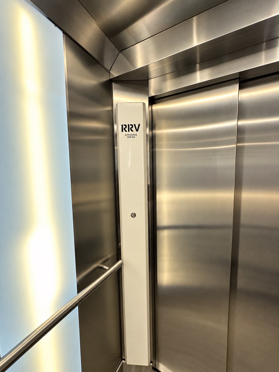 Elevador da casa no Condomínio Magnólias I em Araraquara, vista 1