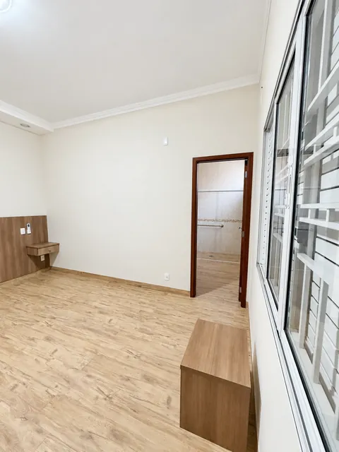 Suíte no pavimento térreo, casa à venda no Condomínio Magnólias I em Araraquara